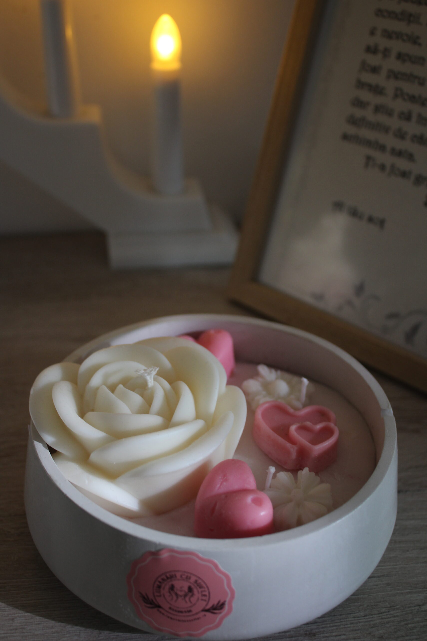 Lumanare Roses in vas ceramic