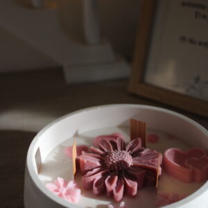 Lumanare Daisy in vas ceramic