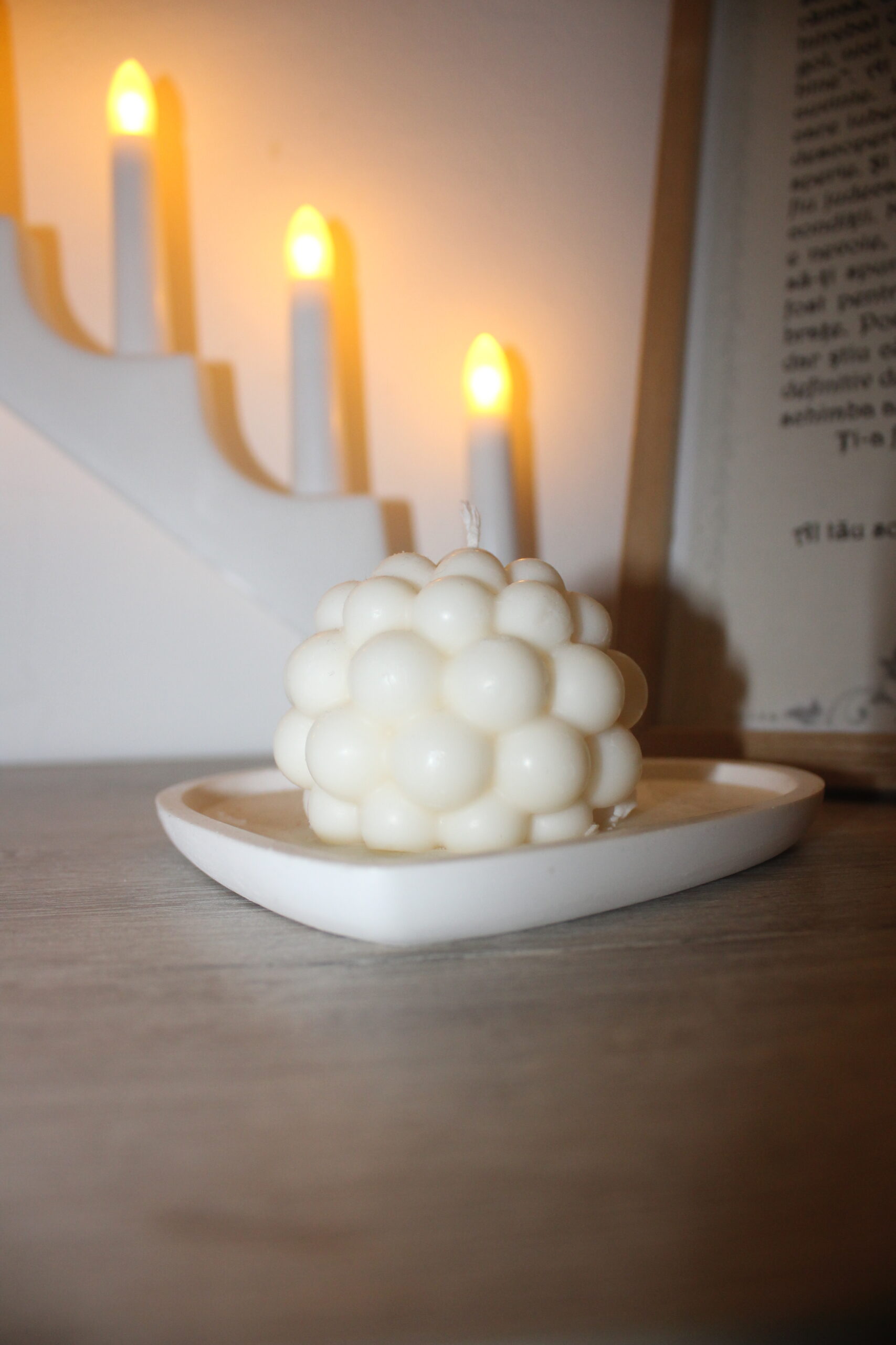 Lumanare Bubble in recipient ceramic din inimioara