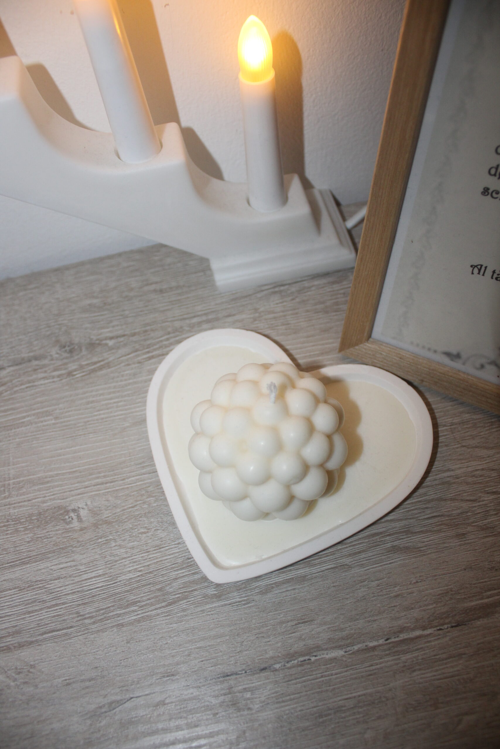 Lumanare Bubble in recipient ceramic din inimioara - imagine 2