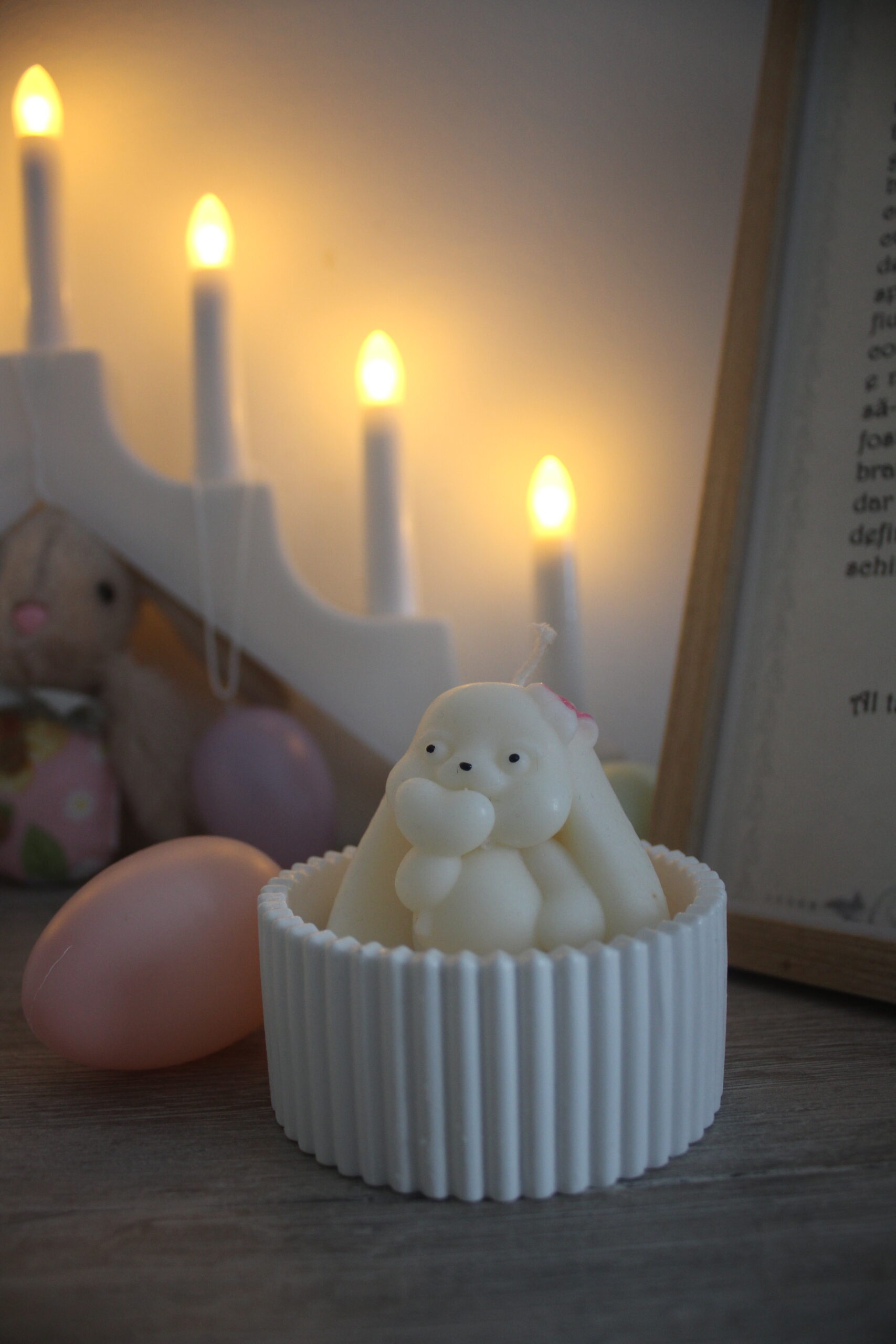 Daisy in recipient ceramic