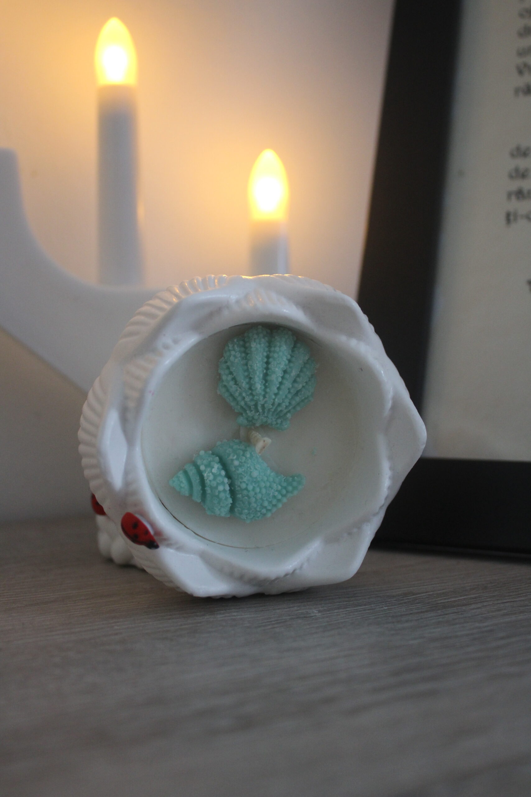 Lumanare in recipient ceramic de tip floare - imagine 2