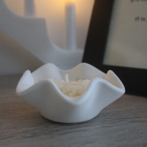 Mireasma de primavara in recipient ceramic