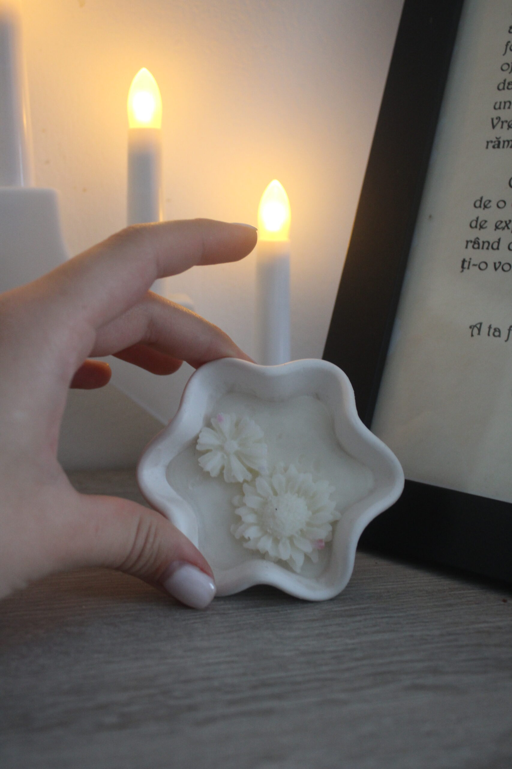 Mireasma de primavara in recipient ceramic - imagine 2