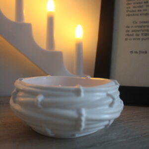 Floricele in cosulet din ceramica